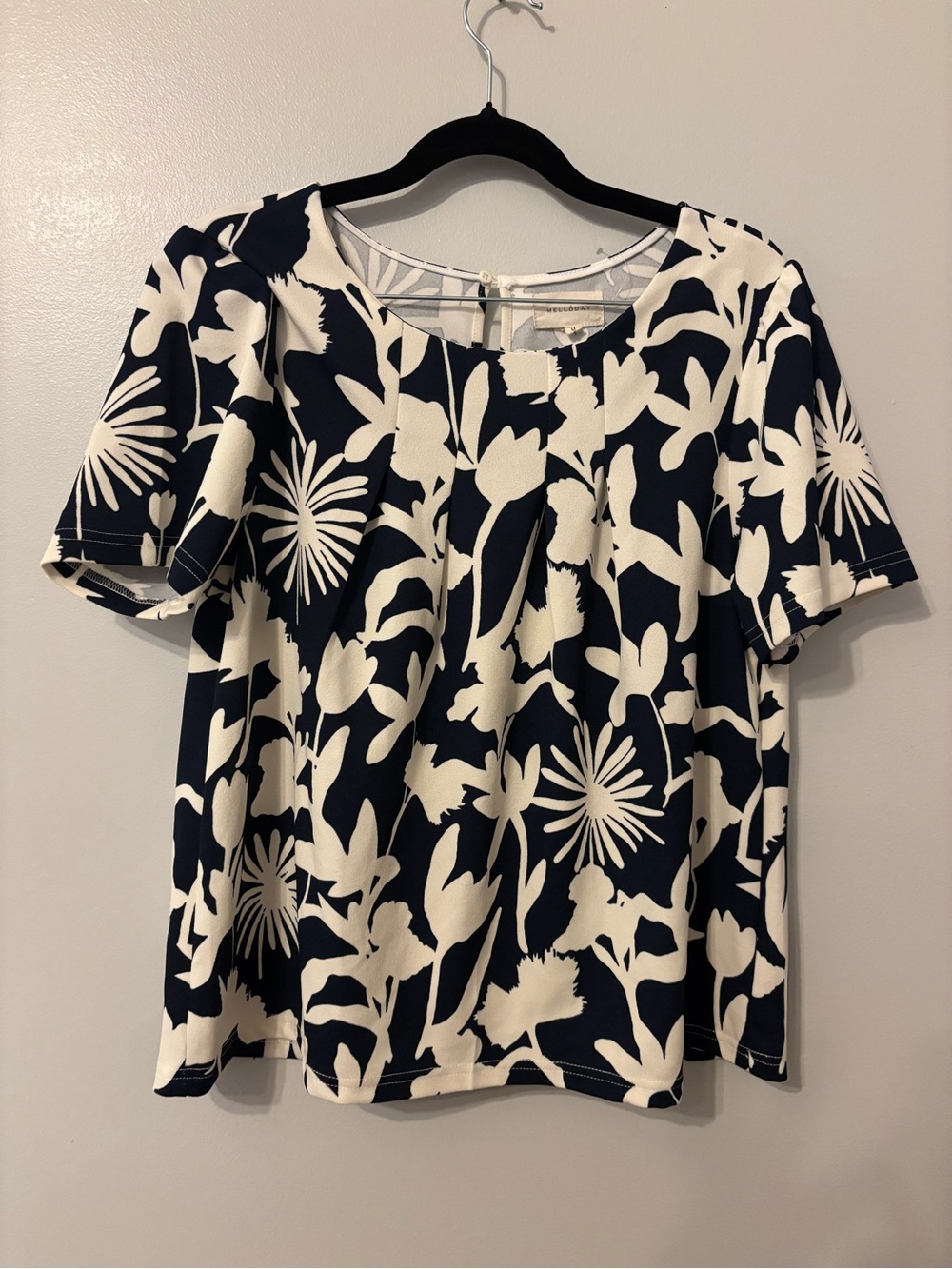 Black & Cream Floral Short-Sleeve Blouse